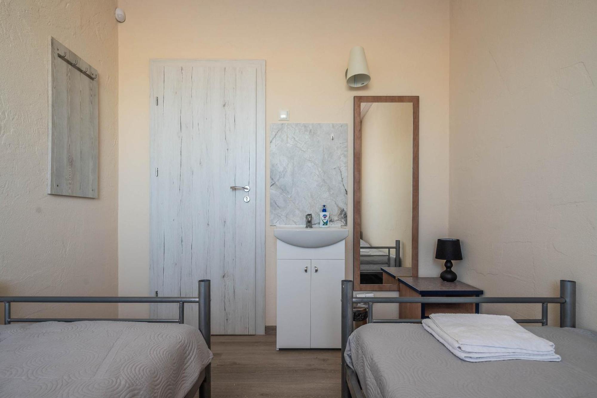 Kuren Hostel Каркле Экстерьер фото